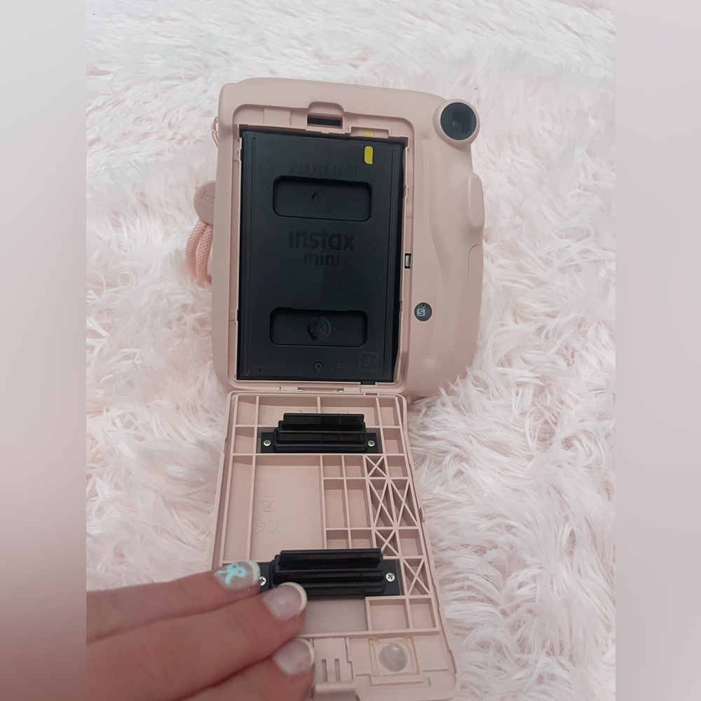Instax Mini 11 Blush Camera with Marble Case - Picture 7 of 10